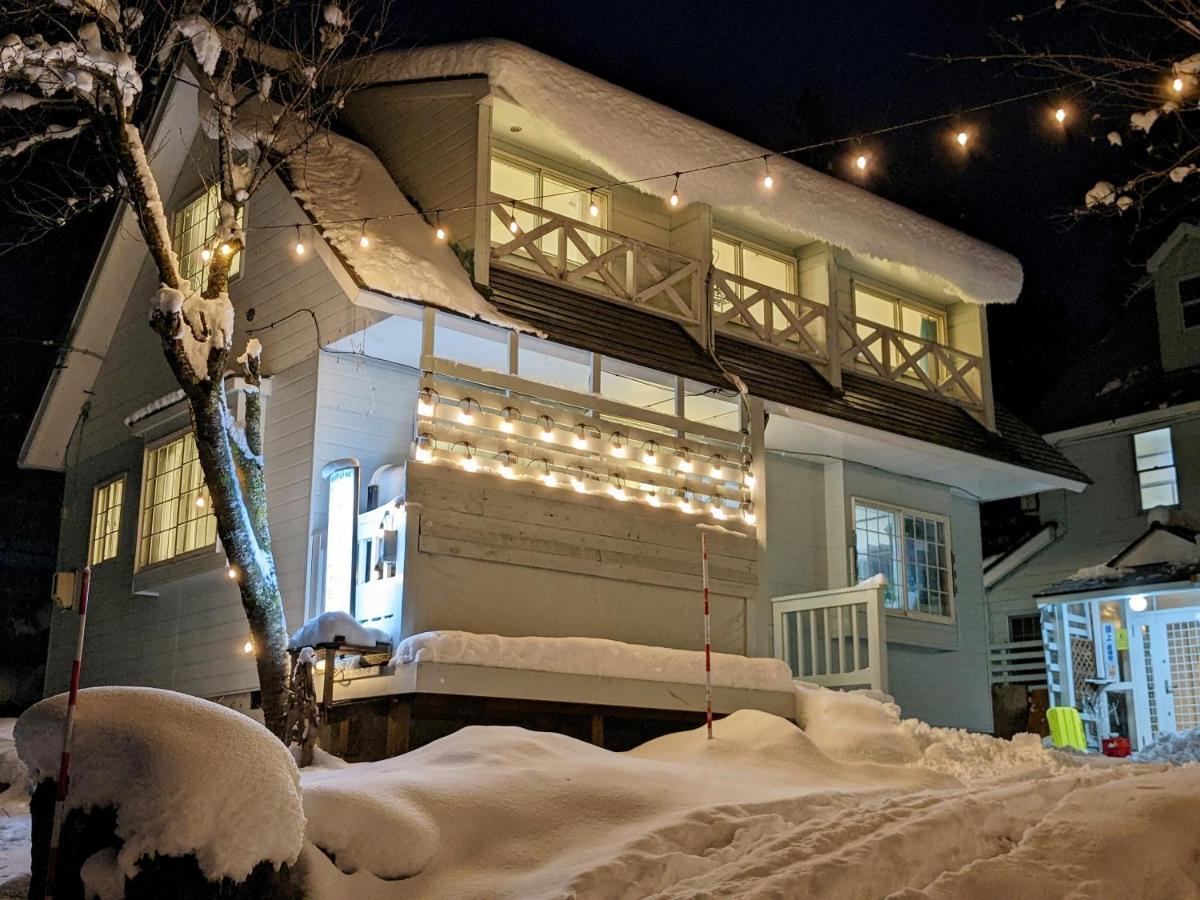 Villa モンブラン白馬ファミリア バケーションハウス Hakuba Esterno foto
